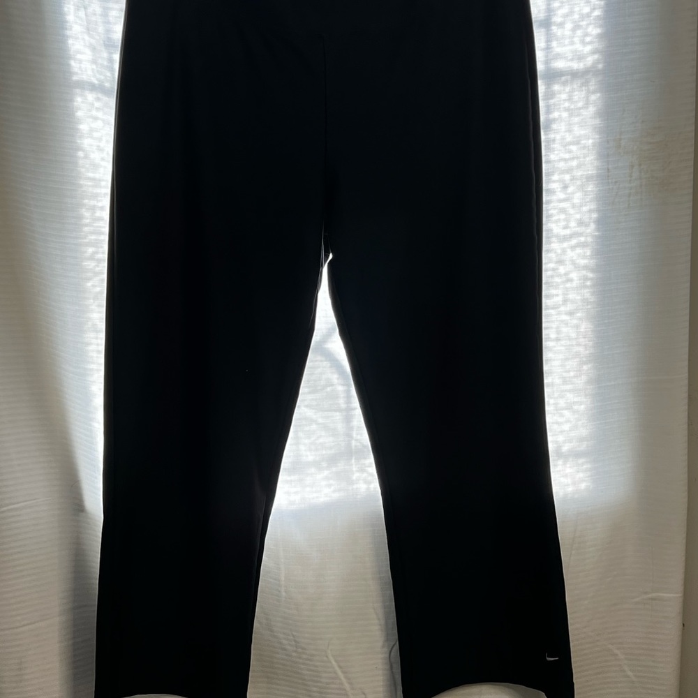Women’s Nike Fit Dry Capri Running Pants Size Medium Black